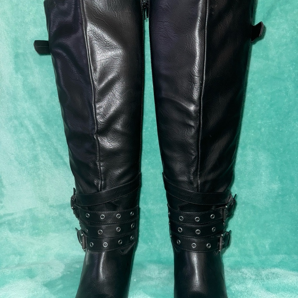 NWOB JustFab Knee High Black Boots. - Picture 2 of 5